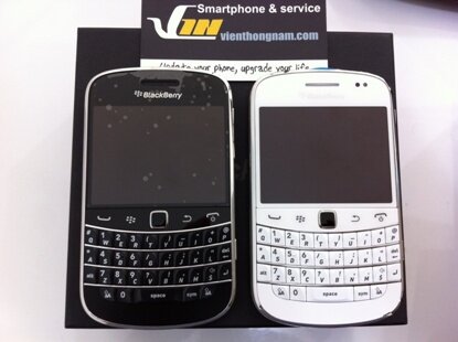 blackberry-9900-bb-white