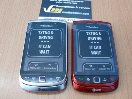 so-sanh-blackberry-9810-9800-2(1)