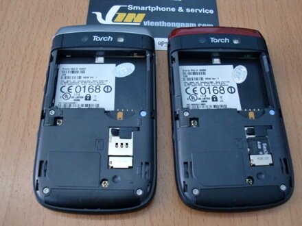 so-sanh-blackberry-9810-9800-2