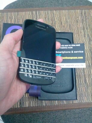 tren-tay-bb-q10-chinh-hang